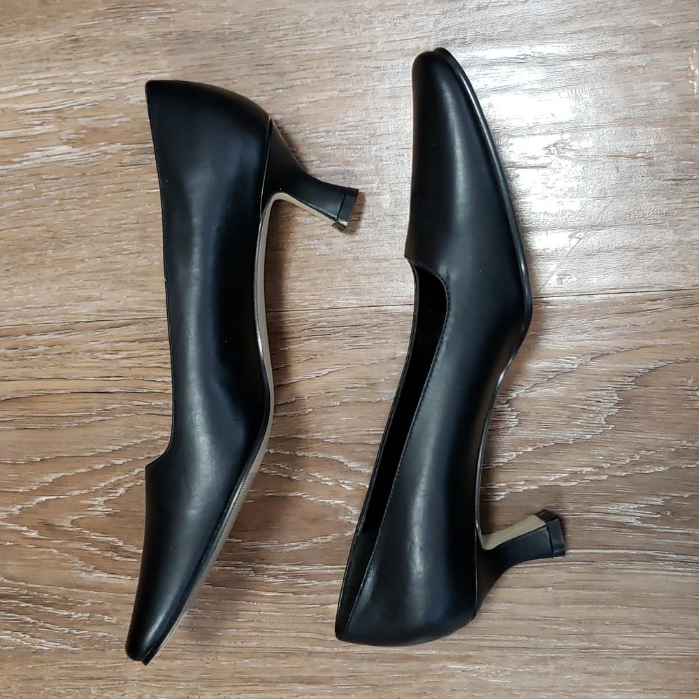 (8.5) Outline Classic Black Low Kitten Heel Business Formal Neutral Minimalist - Picture 13 of 13